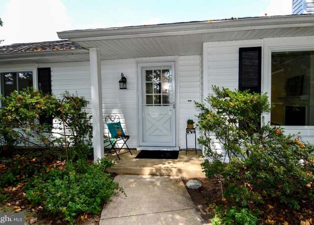 Property at 3638 Edelmar Ter Unit 123-B, Silver Spring, MD 20906, 3 beds, 2 baths