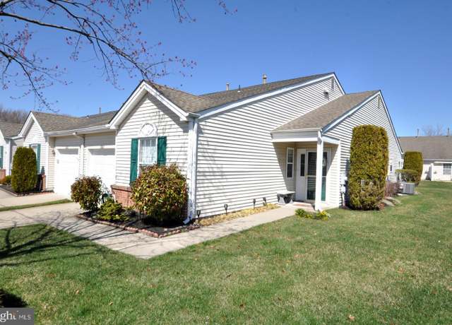 Property at 10 Staghorn Dr, Mount Laurel, NJ 08054, 2 beds, 2 baths
