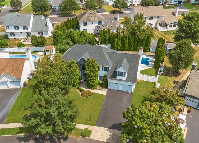 Property at 18 Lea Dr, Hamilton, NJ 08690, 5 beds, 2.5 baths