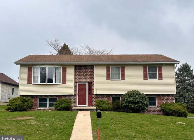 Property at 904 Sycamore Ln, Lebanon, PA 17046, 3 beds, 2 baths
