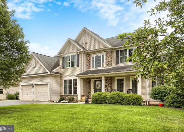 Property at 16 Blackberry Ln, Palmyra, PA 17078, 7 beds, 3.5 baths