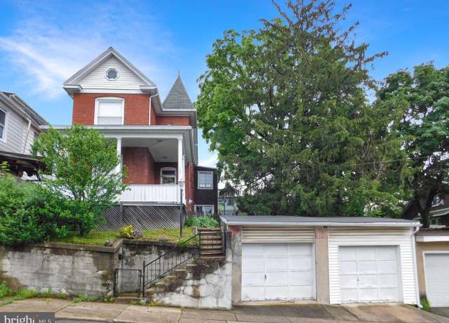 Property at 127 N Greenwood St, Tamaqua, PA 18252, 3 beds, 1.5 baths