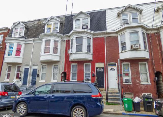 Property at 346 Smyser St, York, PA 17401, 4 beds, 2 baths