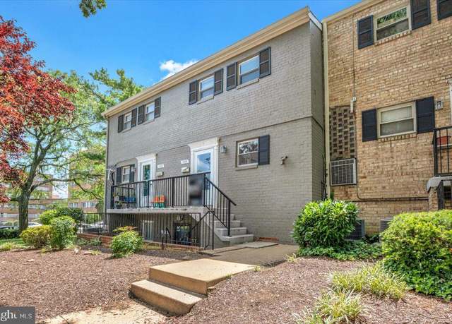 Property at 5904 Mayflower Ct, Alexandria, VA 22312, 2 beds, 1.5 baths