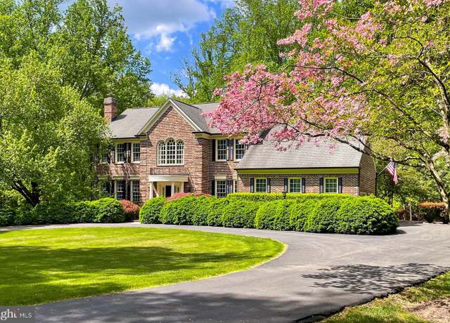 Property at 7808 Devereux Manor Ct. Ct, Fairfax Station, VA 22039, 4 beds, 4.5 baths