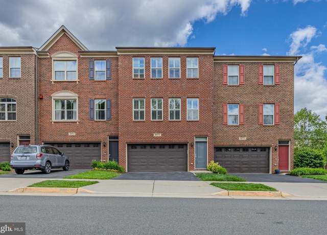 Property at 6672 Bartrams Forest Ln, Haymarket, VA 20169, 3 beds, 3 baths