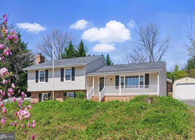 Property at 21 Ridgemore Cir, Fredericksburg, VA 22405, 4 beds, 3 baths