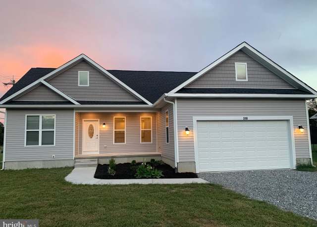 Property at 204 Woodmount Dr, Colonial Beach, VA 22443, 3 beds, 2.5 baths