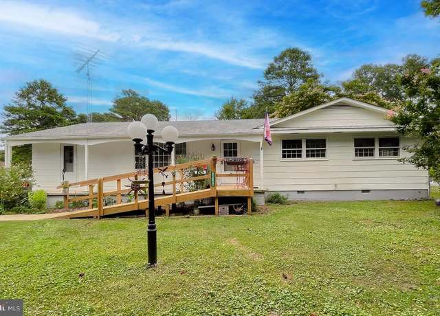 Property at 38186 Beach Rd, Coltons Point, MD 20626, 3 beds, 1.5 baths
