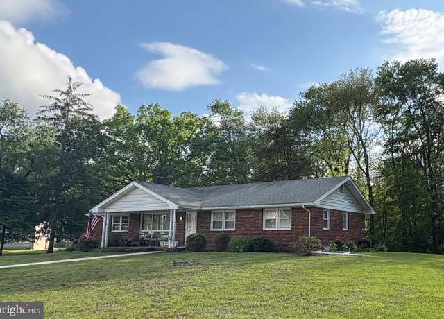 Property at 396 Franklin St, Clayton, NJ 08312, 3 beds, 2 baths