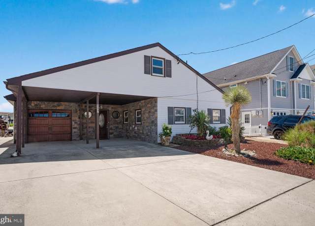 Property at 117 S Commodore Dr, Little Egg Harbor Twp, NJ 08087, 3 beds, 1 bath