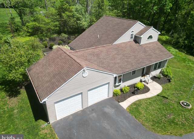 Property at 102 Glendale Rd, Boyertown, PA 19512, 3 beds, 2 baths