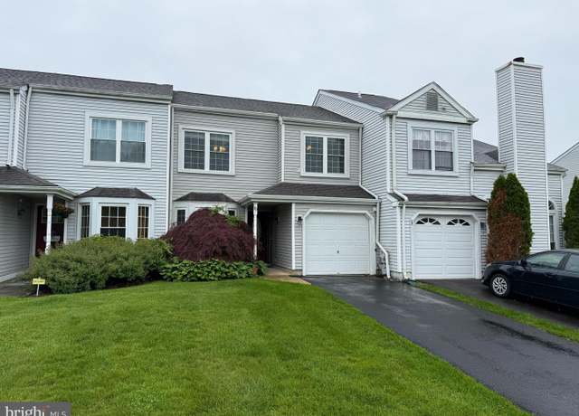 Property at 15 E Park Rd, Newtown, PA 18940, 2 beds, 2.5 baths