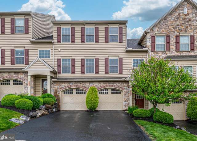 Property at 2005 Golden Ct, Mechanicsburg, PA 17055, 3 beds, 2.5 baths