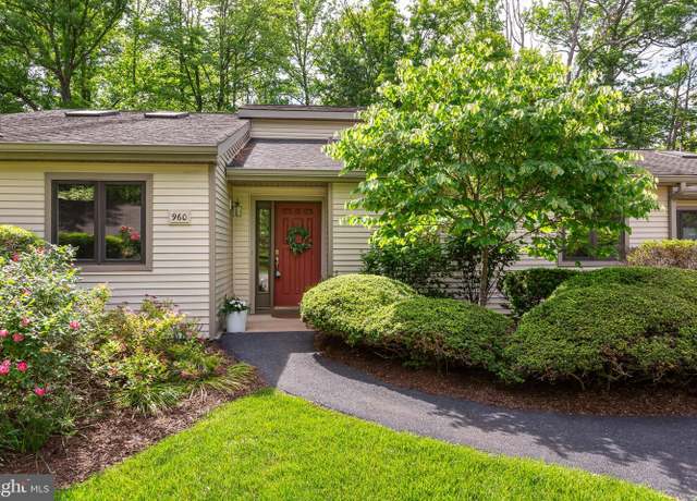 Property at 960 Kennett Way, West Chester, PA 19380, 3 beds, 2 baths