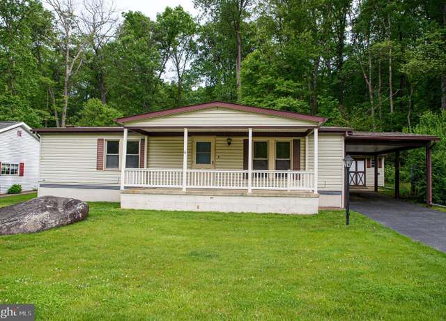 Property at 4 Maple Ave, Manheim, PA 17545, 2 beds, 2 baths