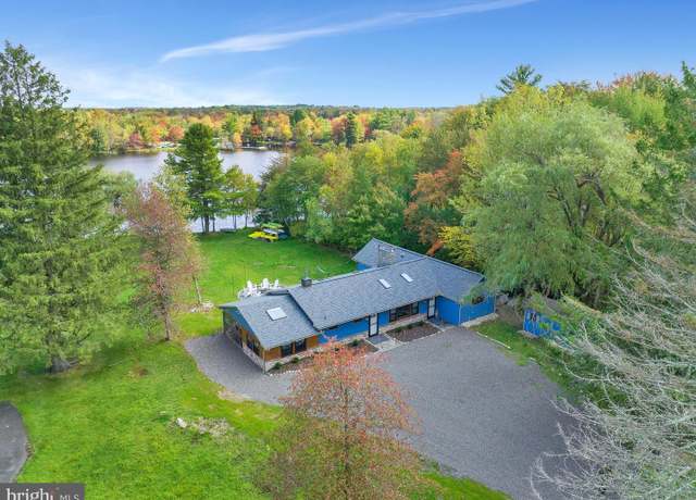 Property at 368 Stillwater Dr, Pocono Summit, PA 18346, 3 beds, 2.5 baths