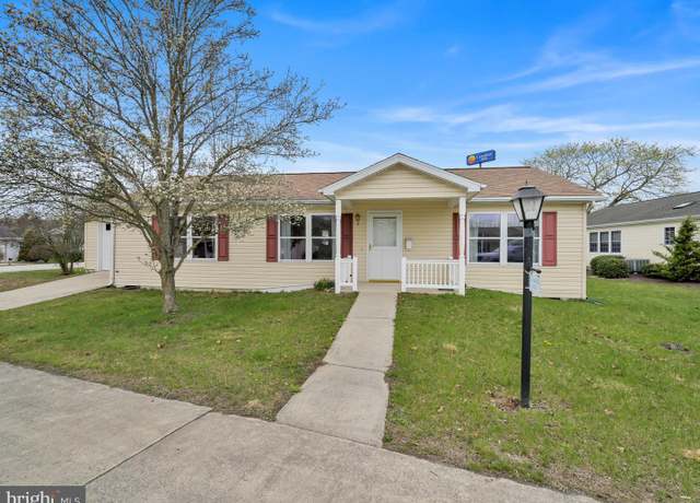 Property at 835 Canal Dr, Pine Grove, PA 17963, 3 beds, 2 baths