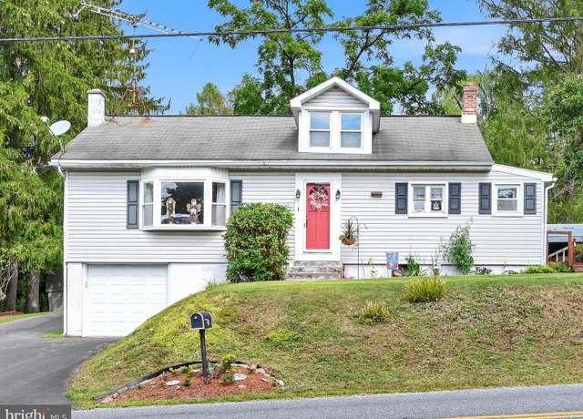 Property at 7 E 2nd Mountain Rd, Pottsville, PA 17901, 4 beds, 1 bath