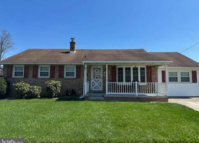 Property at 355 George St, Hanover, PA 17331, 4 beds, 1.5 baths