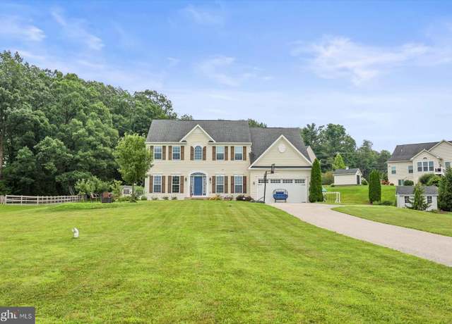 Property at 32 Kaitlyn Dr, Hanover, PA 17331, 5 beds, 3.5 baths