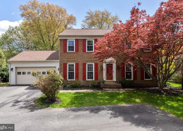Property at 5556 Ann Peake Dr, Fairfax, VA 22032, 4 beds, 2.5 baths