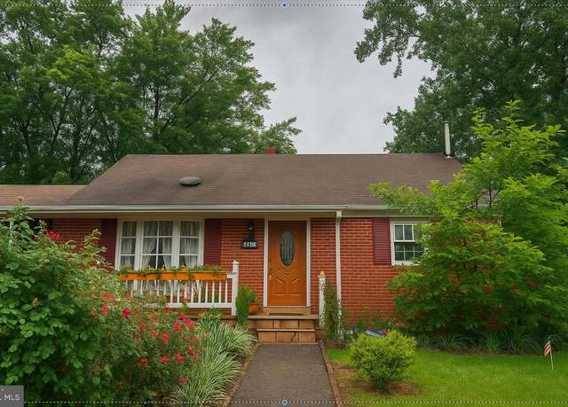 Property at 2206 Culpeper Dr, Woodbridge, VA 22191, 6 beds, 3 baths