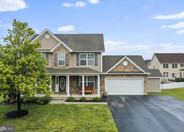 Property at 19 Balmoral Ln, Martinsburg, WV 25404, 3 beds, 3.5 baths