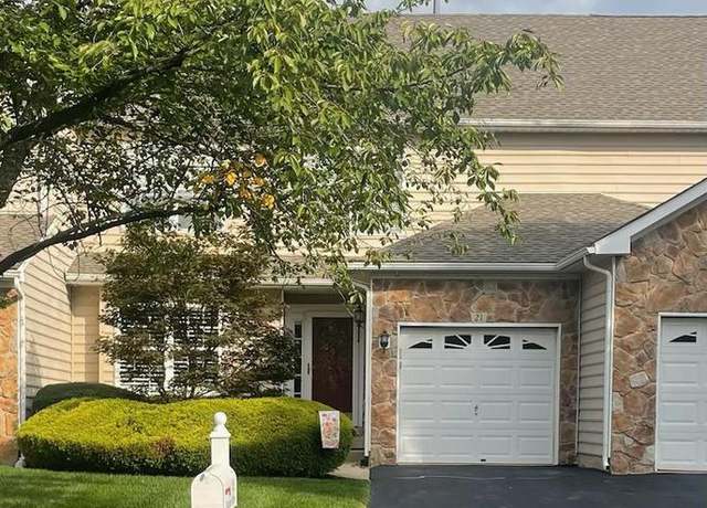 Property at 21 Palmer Dr, Moorestown, NJ 08057, 3 beds, 2.5 baths