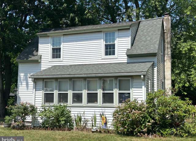 Property at 36 Hill St, Mantua, NJ 08051, 3 beds, 1 bath