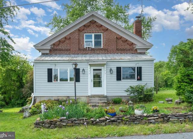 Property at 990 Town Hill Rd, York Springs, PA 17372, 4 beds, 1.5 baths