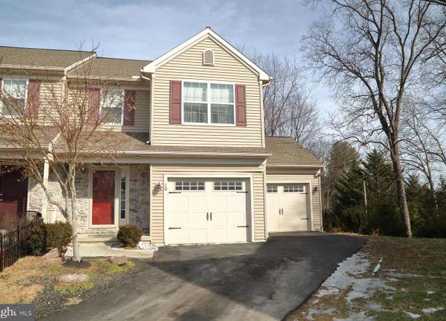 Property at 10 Hull Ct, Lancaster, PA 17603, 3 beds, 3 baths
