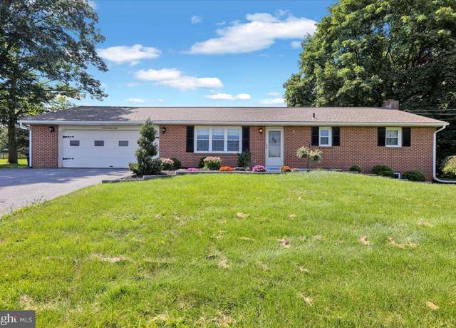 Property at 1638 Apple St, Ephrata, PA 17522, 3 beds, 1.5 baths