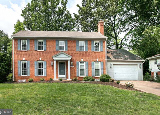 Property at 609 Kearney Ct SW, Vienna, VA 22180, 5 beds, 2.5 baths