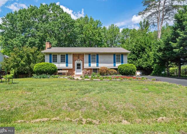 Property at 315 Laurel Ave, Fredericksburg, VA 22408, 4 beds, 2.5 baths