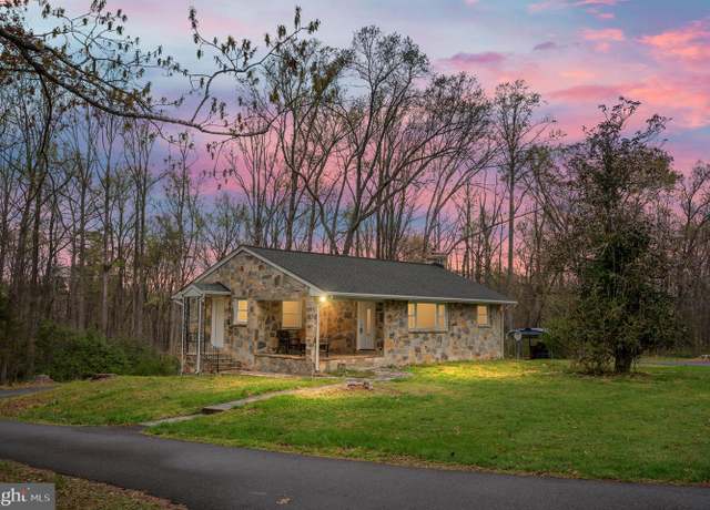 Property at 37 Hornets Nest Ln, Fredericksburg, VA 22405, 3 beds, 1.5 baths