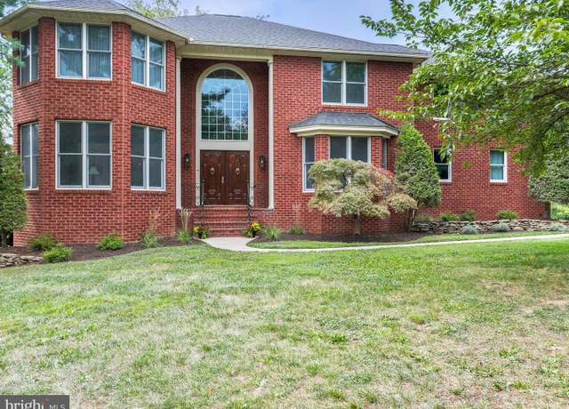 Property at 11724 Mockingbird Ln, Hagerstown, MD 21742, 4 beds, 3.5 baths