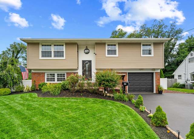 Property at 24 Sycamore Dr, Burlington, NJ 08016, 3 beds, 1.5 baths