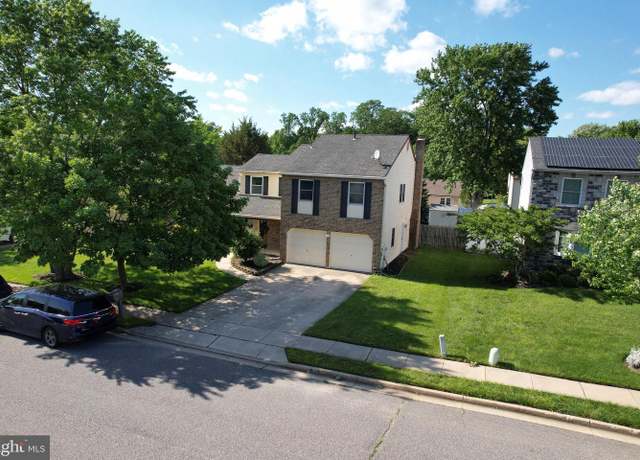 Property at 30 Lancelot Ln, Mount Laurel, NJ 08054, 4 beds, 3.5 baths