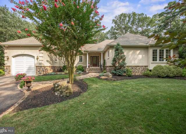 Property at 33 Cranberry Ct, Medford, NJ 08055, 3 beds, 2.5 baths