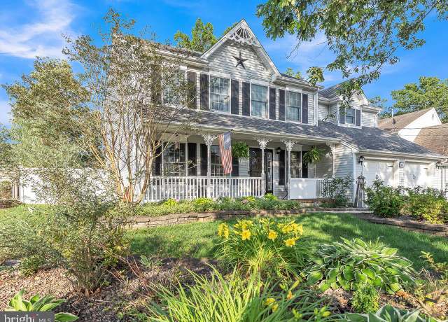 Property at 333 Mermaid Dr, Manahawkin, NJ 08050, 4 beds, 2.5 baths