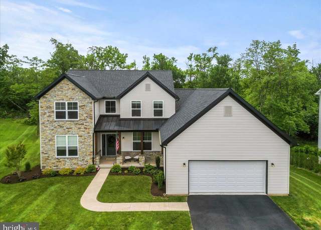 Property at 14 Princess Ct, Birdsboro, PA 19508, 4 beds, 2.5 baths