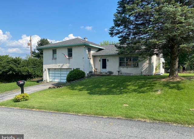 Property at 1530 Liggett Ave, Reading, PA 19607, 3 beds, 1.5 baths