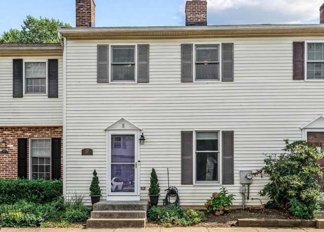 Property at 17 Washington Sq, Doylestown, PA 18901, 3 beds, 2.5 baths