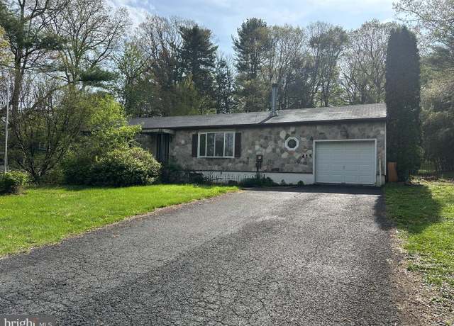 Property at 415 Forest Inn Rd, Lehighton, PA 18235, 2 beds, 2 baths