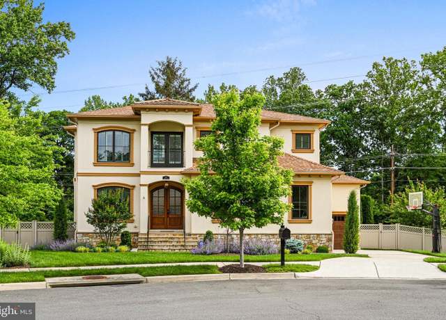 Property at 920 Ninovan Rd SE, Vienna, VA 22180, 5 beds, 5.5 baths