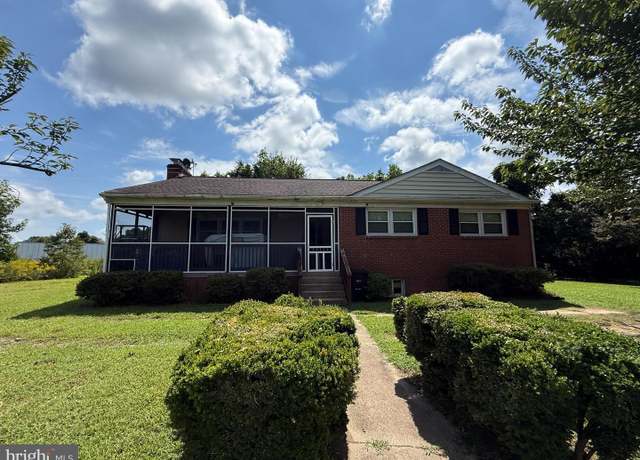 Property at 9545 James Madison Pkwy, King George, VA 22485, 3 beds, 2 baths