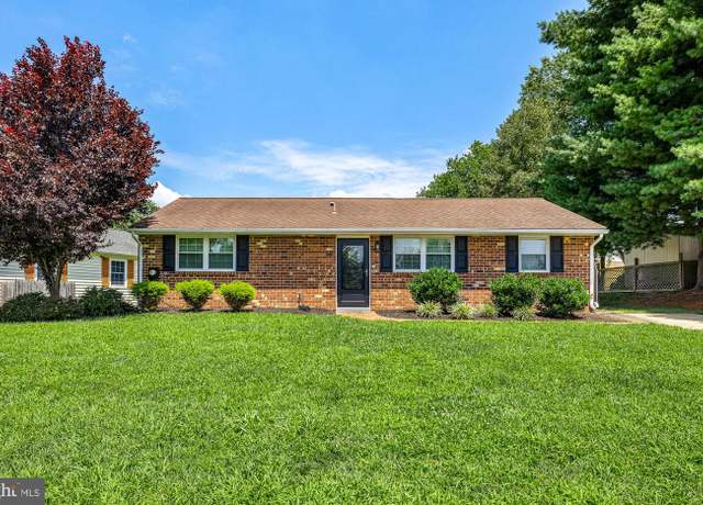 Property at 3 Topaz Dr, Newark, DE 19702, 4 beds, 2 baths