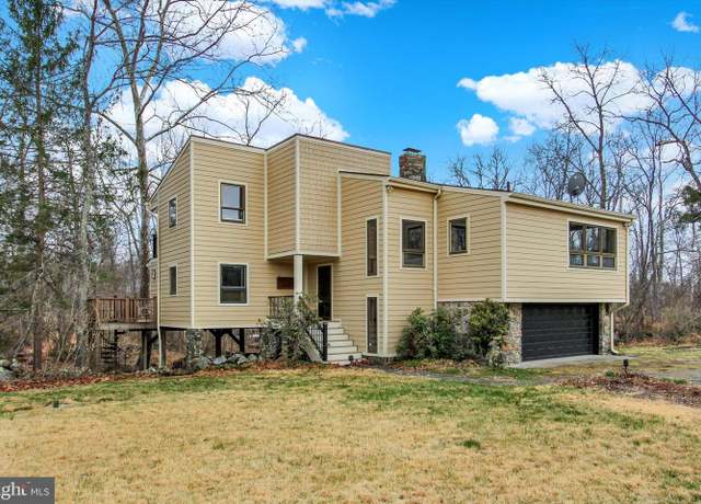 Property at 415 Middle Creek Rd, Fairfield, PA 17320, 4 beds, 3 baths