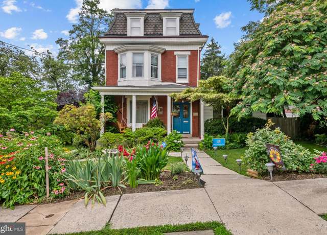 Property at 11 Park Ln, Reading, PA 19606, 3 beds, 1.5 baths
